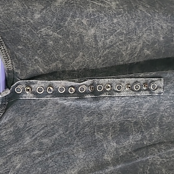 Bejeweled by Susan Fixel gray color  pre owned great condition, size xl - Picture 3 of 4